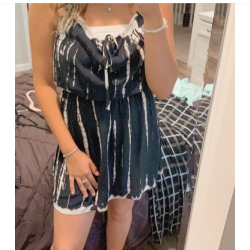 Keyhole Blue/Cream Dress - Picture 2 of 8